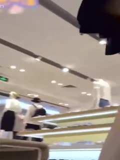 UCT-503 大神抄底漂亮妹子太小心了一路尾随好不容易才找到机会偷拍裙底风光